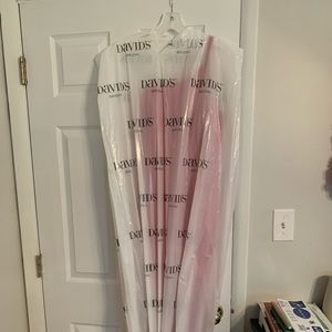 Red one-shoulder gown with slit